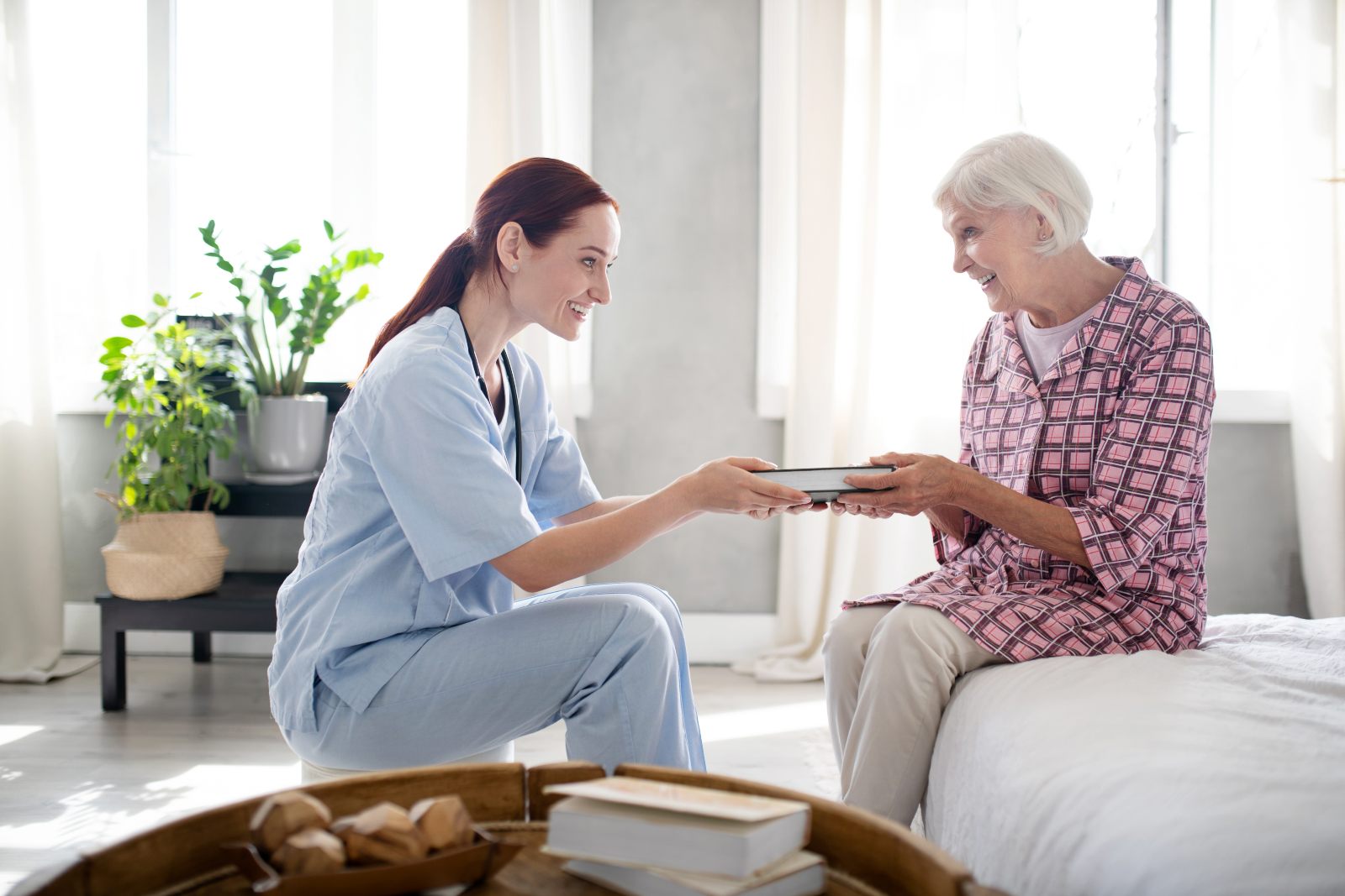 how-to-hire-in-home-care-for-seniors-in-ontario-precision-essential-care